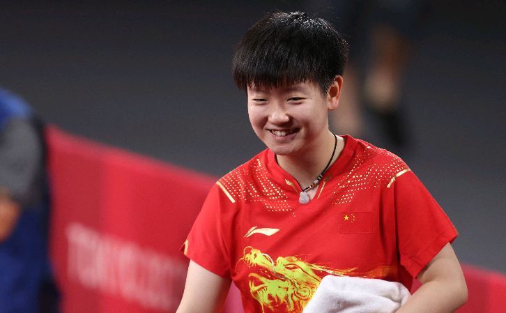 阿森纳1-1埃因霍温【比赛焦点瞬间】第6分钟，巴卡约科横传中路，佩皮跟进推射被拉姆斯代尔挡出，范安霍尔特跟进补射被萨利巴封堵出底线！